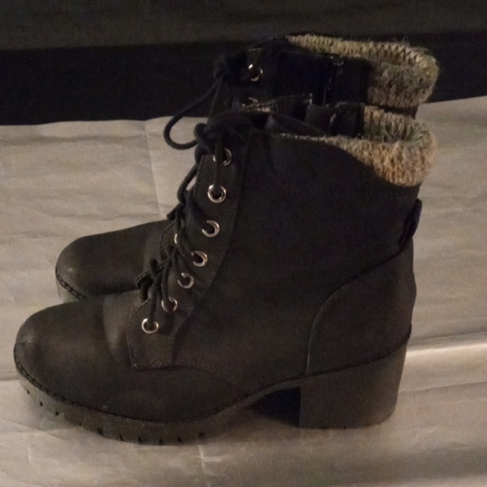 Black Lace Up /And Zip Ankle Boots with Knitted Collar